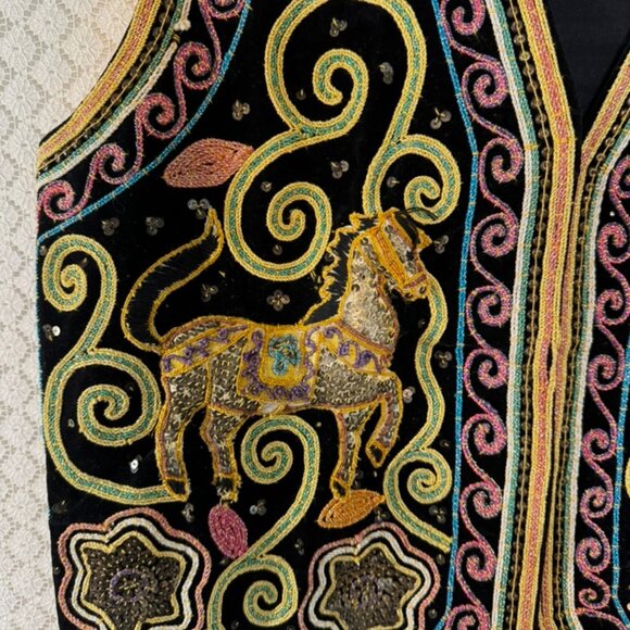 Vtg Carol Horn Workshop Embroidered, Beaded, & Sequin Vest on Black Velvet NWOT - Picture 3 of 11